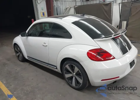 2012 Volkswagen Beetle 2.0T Turbo z USA, uszkodzony, nr VIN 3VWVA7AT0CM626747